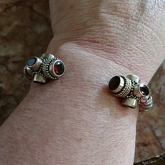 Sterling Renaissance garnet bracelet - Picture 5 of 5